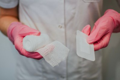 Eksperci: w Polsce nawet do miliona osób może żyć z trudno gojącymi się ranami