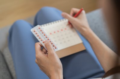 Jak dobrać dawkę oraz schemat stosowania złożonej antykoncepcji hormonalnej zawierającej etynyloestradiol i drospirenon?