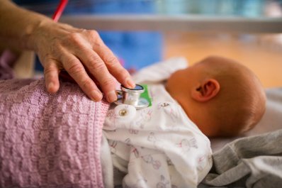 Antybiotyki przed drugim rokiem życia mają związek z otyłością