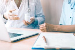 Przygotowanie do tworzenia przeglądów lekowych – praktyczny przewodnik dla farmaceutów