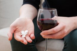 Istotne interakcje leków z alkoholem - fakty i mity