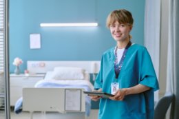 ADAMED EXPERT SŁUCHAM: APN – pielęgniarstwo zaawansowanej praktyki