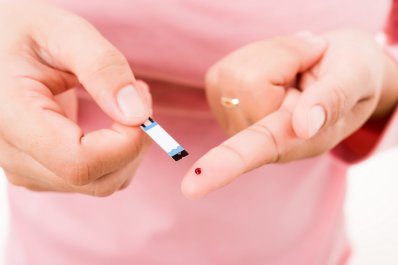 Błąd w rozporządzeniu uniemożliwia ordynację pasków do oznaczania glukozy we krwi przez pielęgniarki i położne