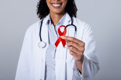 Informacja o sytuacji w leczeniu i profilaktyce zakażeń wirusem HIV 