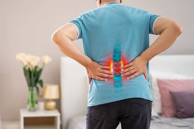 NFZ: zlekceważenie bólu kręgosłupa może doprowadzić do zwyrodnień leczonych jedynie operacyjnie