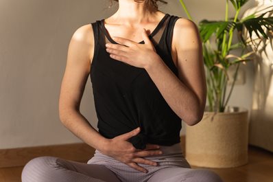 Krótkie ćwiczenia oddechowe poprawiają nastrój bardziej niż medytacja mindfulness