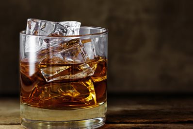Uzależnienie od alkoholu, picie szkodliwe, picie ryzykowne - czym są i jak sobie pomóc? 